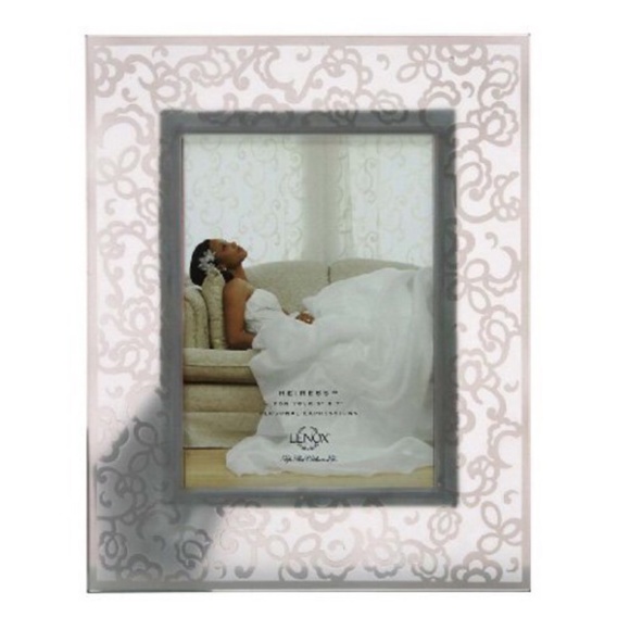 NEW LENOX CRYSTAL HEIRESS 5X7 PICTURE FRAME